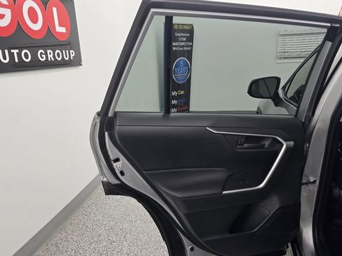 Used 2019 Toyota RAV4 LE image 19