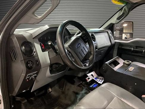 Used 2016 Ford F550 4x4 Regular Cab Super Duty image 15