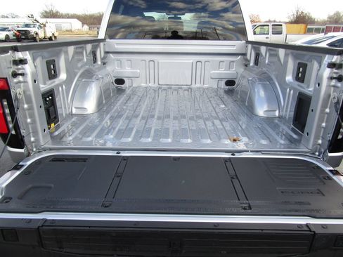 New 2025 Ford F150 Lightning Flash AWD/4WD image 30