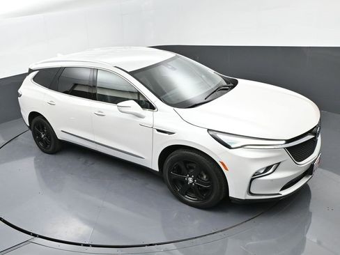 Used 2023 Buick Enclave Essence w/ Sport Touring Edition image 40