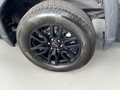 Used 2024 GMC Sierra 1500 Elevation image 11