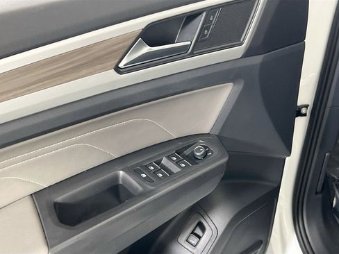 Used 2022 Volkswagen Atlas SEL image 18