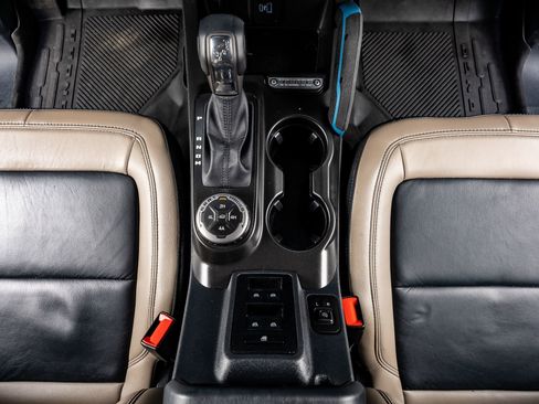 Used 2023 Ford Bronco Wildtrak image 28