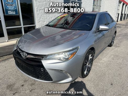 Used 2017 Toyota Camry XSE w/ Moonroof Package FWD image 1