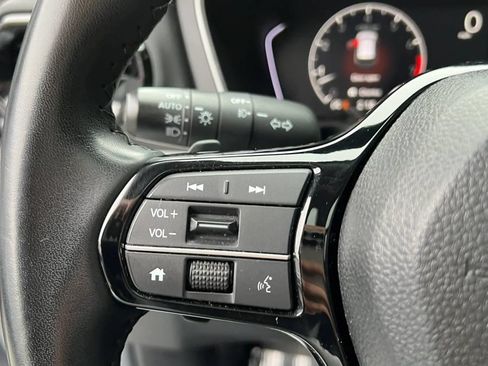 Used 2025 Honda Pilot Touring image 18