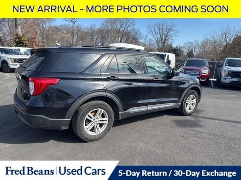 Used 2022 Ford Explorer XLT w/ Equipment Group 202A AWD/4WD image 8