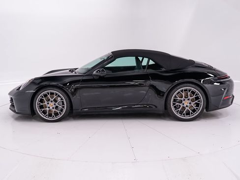 Used 2025 Porsche 911 Carrera RWD image 11