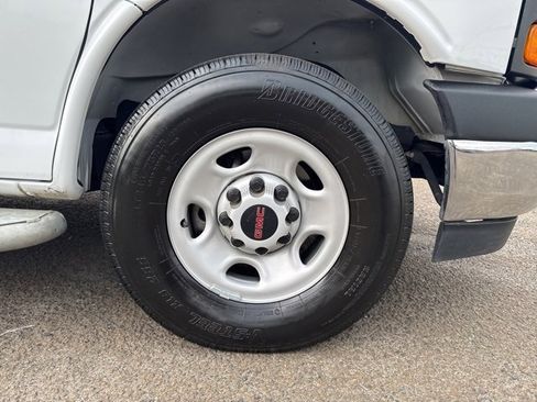 Used 2023 GMC Savana 2500 w/ Driver Convenience Package image 9