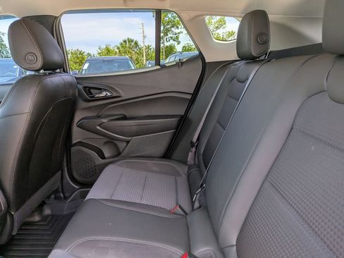 Used 2025 Chevrolet Trax LT w/ Driver Confidence Package FWD image 18