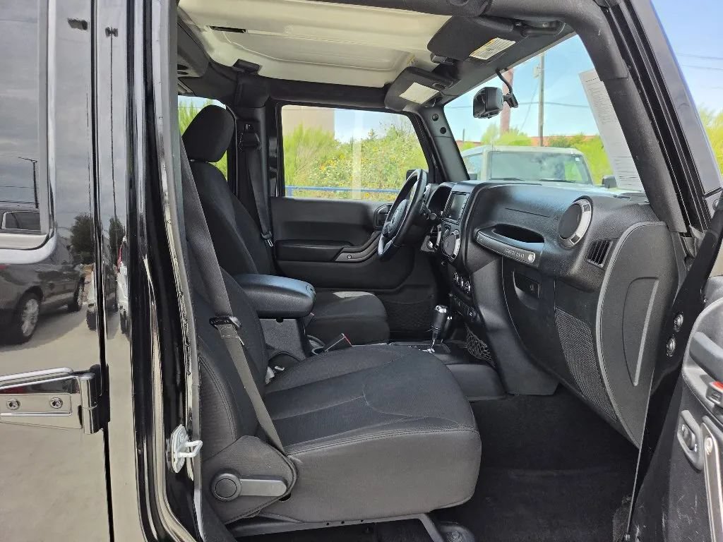 Used 2016 Jeep Wrangler Unlimited Sport w/ Quick Order Package 24S AWD/4WD image 21