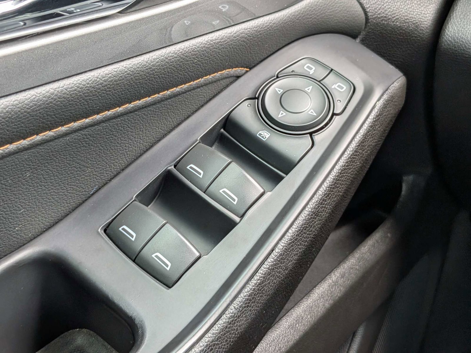 Used 2021 Chevrolet Traverse LS FWD image 27
