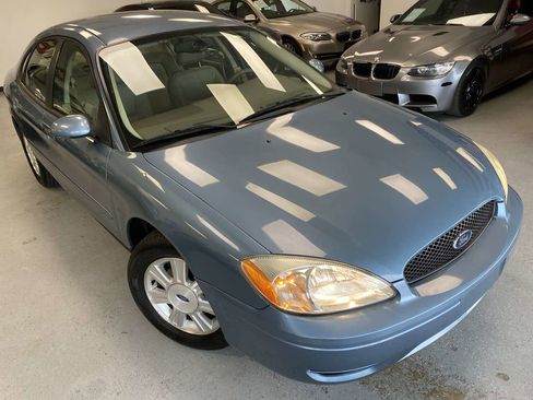 Used 2005 Ford Taurus SEL image 8