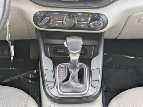 Used 2020 Kia Soul LX FWD image 18