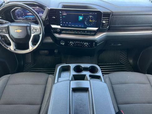 Used 2024 Chevrolet Silverado 1500 LT RWD image 4