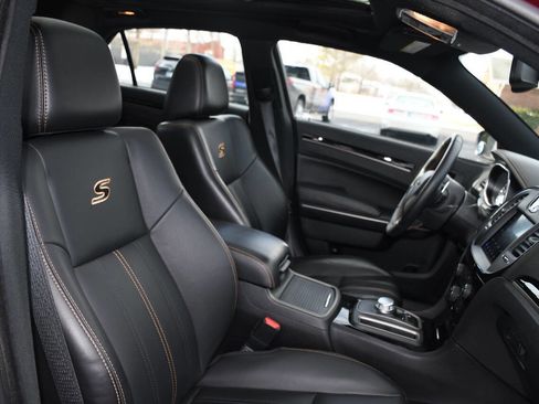 Used 2018 Chrysler 300 S w/ 300S Alloy Package image 23