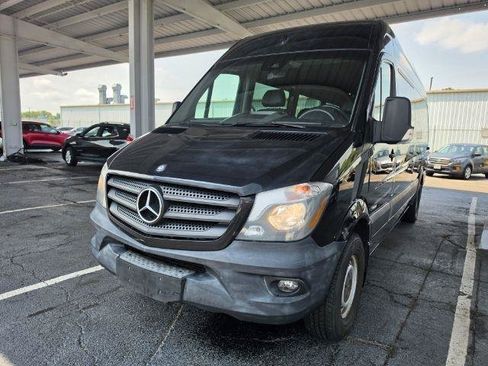 Used 2016 Mercedes-Benz Sprinter 2500 image 2