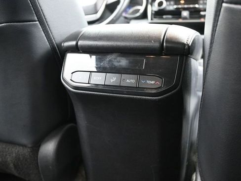 Used 2024 Toyota Highlander XLE image 14