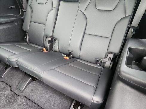 Certified 2025 Kia Telluride EX w/ EX Captain's Chair Package AWD/4WD image 30