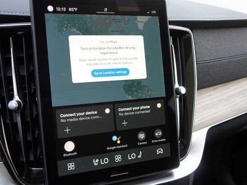 New 2025 Volvo XC90 T8 Plus w/ Protection Package Premier image 16