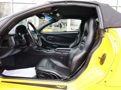 Used 2002 Chevrolet Corvette Convertible w/ Preferred Equipment Group2 image 11