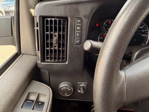 Used 2017 GMC Savana 3500 LS RWD image 39