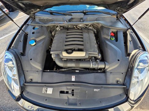 Used 2016 Porsche Cayenne AWD/4WD image 18
