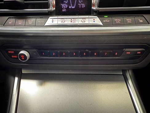 Used 2020 BMW 330i Sedan w/ Convenience Package image 18