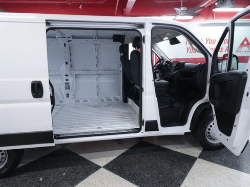 Used 2025 RAM ProMaster 2500 w/ Convenience Group FWD image 30