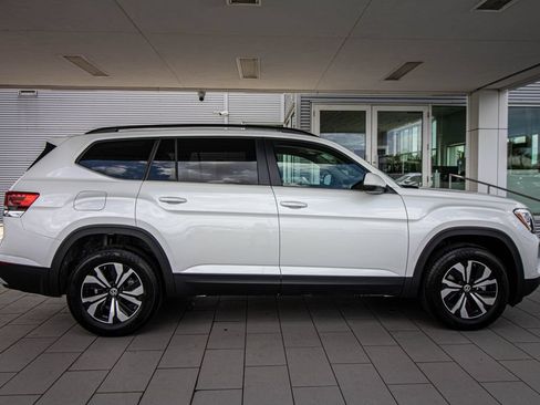New 2026 Volkswagen Atlas SE FWD image 3