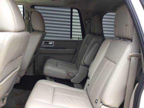 Used 2014 Ford Expedition EL Limited w/ Equipment Group 301A AWD/4WD image 8