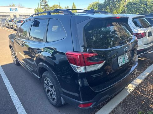 Used 2020 Subaru Forester Premium AWD/4WD image 2