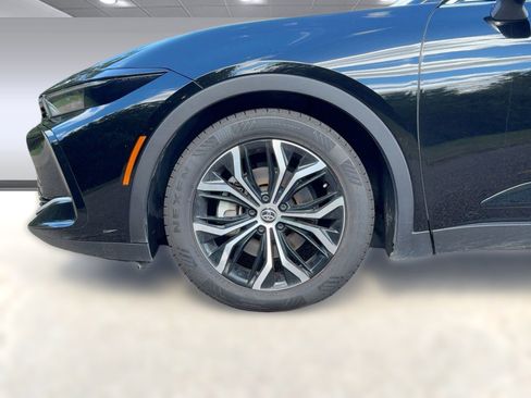 Used 2024 Toyota Crown Limited image 11