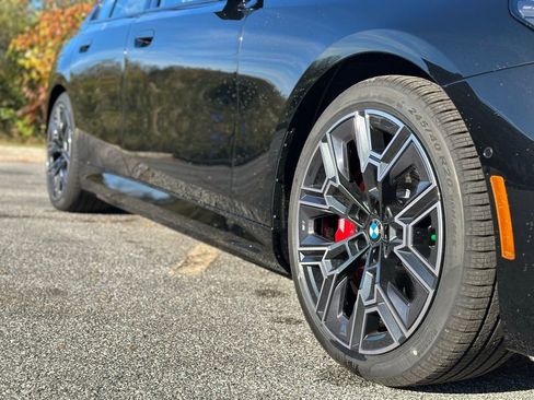 New 2025 BMW i5 M60 w/ Premium Package image 9