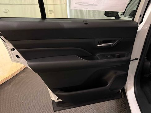 Certified 2024 Toyota Grand Highlander XLE image 23