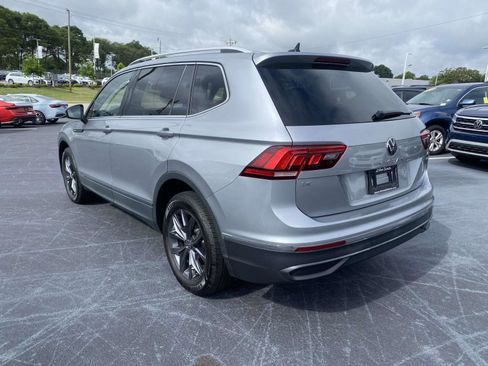 Used 2023 Volkswagen Tiguan SE AWD/4WD image 5
