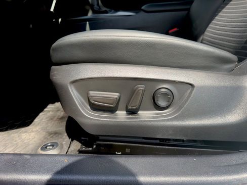 Used 2021 Toyota Camry SE FWD image 18