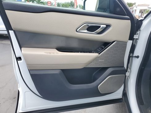 Used 2018 Land Rover Range Rover Velar S image 13