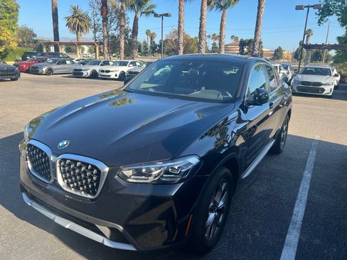 Used 2025 BMW X4 xDrive30i w/ Convenience Package AWD/4WD image 2
