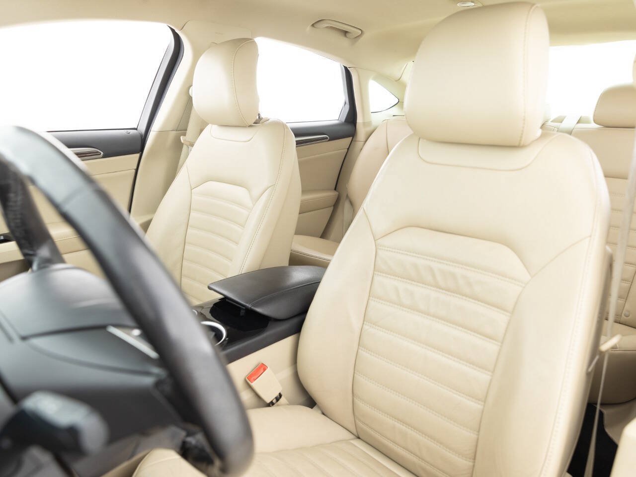 Used 2013 Ford Fusion SE FWD image 22