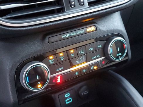 Used 2022 Ford Escape Titanium w/ Titanium Premium Package image 25