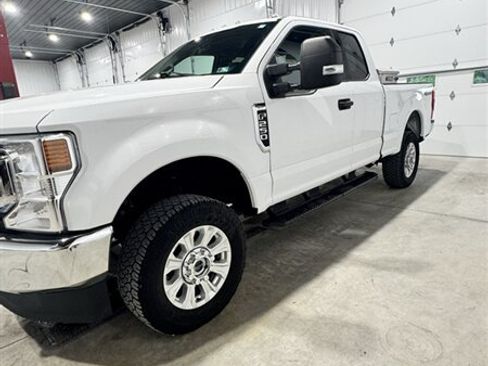 Used 2022 Ford F250 XLT w/ Snow Plow/Camper Package AWD/4WD image 5