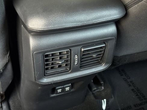Used 2021 Toyota RAV4 XLE FWD image 17