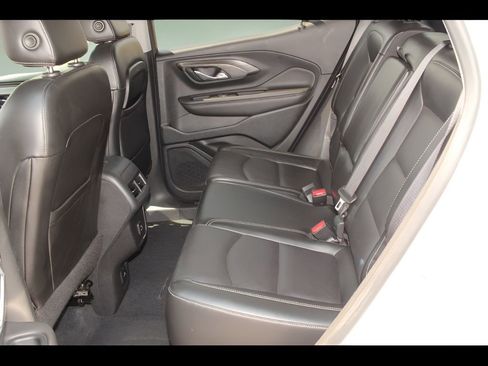 Used 2022 GMC Terrain SLT image 14