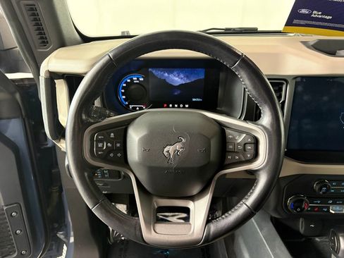 Used 2023 Ford Bronco Wildtrak image 15