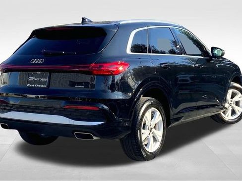 Used 2025 Audi Q5 Premium w/ Convenience Package image 12