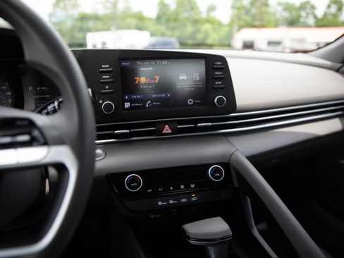 Used 2023 Hyundai Elantra SEL FWD image 14