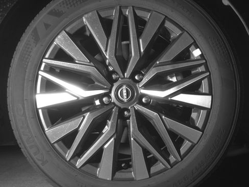 Used 2025 Nissan Altima 2.5 SV FWD image 13
