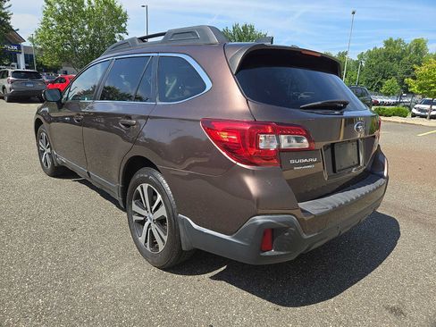 Used 2019 Subaru Outback 2.5i Limited AWD/4WD image 4