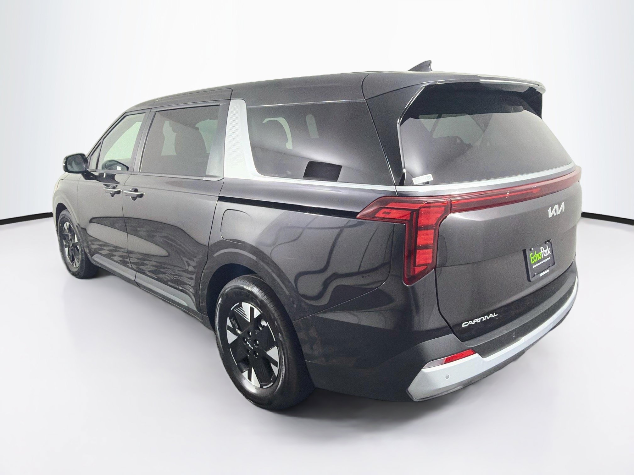Used 2026 Kia Carnival LXS FWD image 5