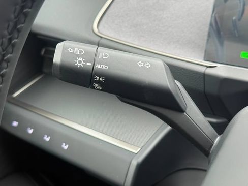 New 2026 Lexus ES 350e FWD image 18
